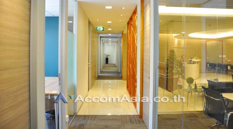9  Office Space For Rent in Ploenchit ,Bangkok BTS Ploenchit at Q House Ploenchit Service Office AA10292